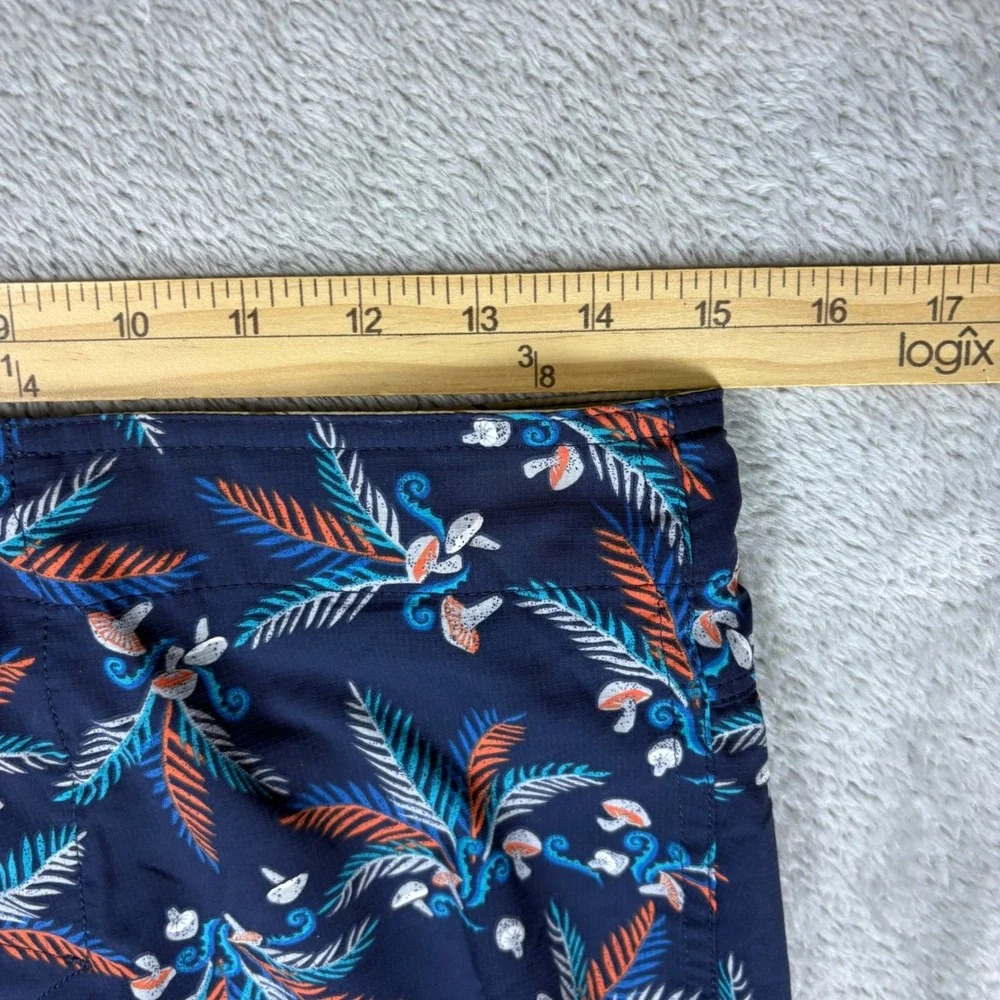 Patagonia Shorts Mens 30 Scallop Hem Board Shorts Tropical‎ Palm Mushroom Navy